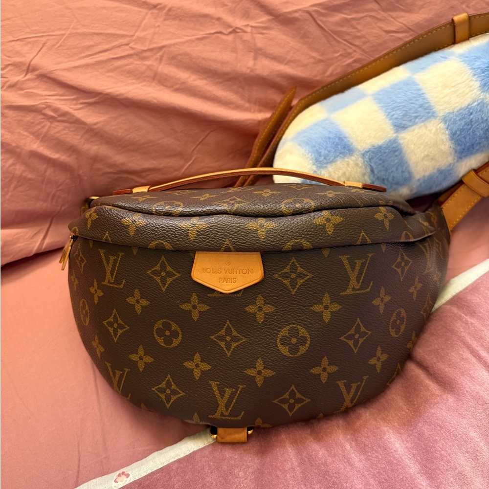 Louis Vuitton Men's Bag in Black and Tan